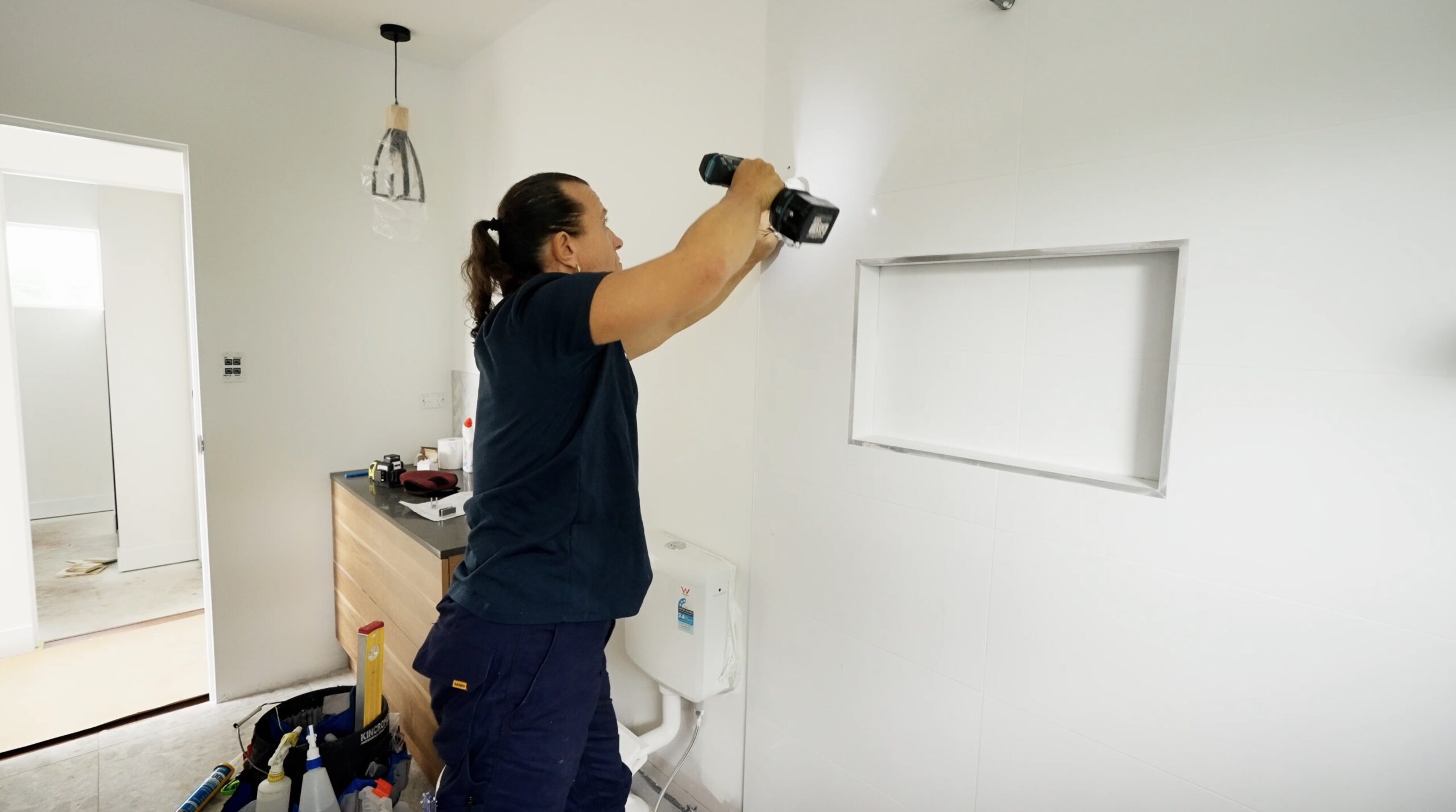 How to Replace a Shower Screen on the Gold Coast